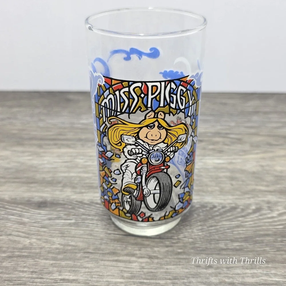 Vintage 1981 McDonalds Miss Piggy The Great Muppet Caper Glass Cup Tumbler